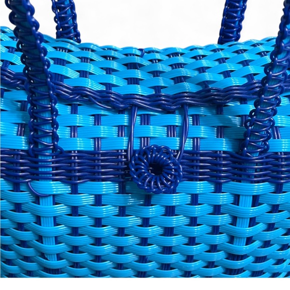 HANDMADE Artesanal Blue Woven Ratan Tote Bag With A Boho Vibe. M ,NWOT - Picture 2 of 8